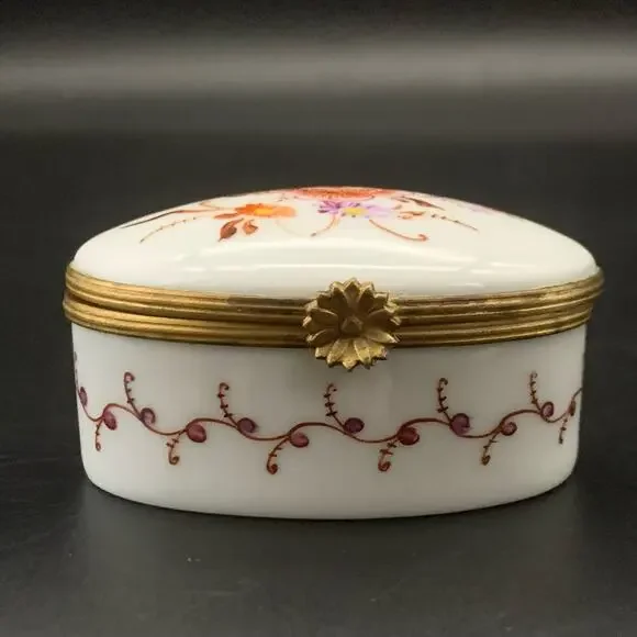 Vintage Limoges France Floral Hinged Fine Porcelain Trinket Box
Hand Painted - Picture 1 of 12